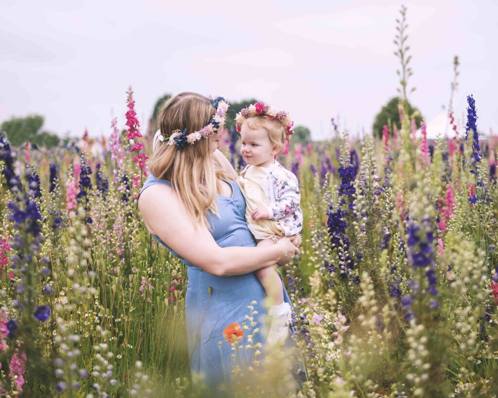 mother and daughter photoshoot at the confetti fields